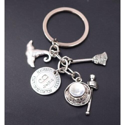 1pcs Retro Style Elf Magic Badge Circus Magician Mage Scepter and Hat Metal Keychain DIY Hip Hop Key Ring Jewelry Crafts Gift