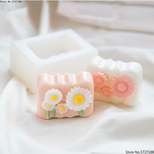 Flowdaisyer Soap mold DIY Silicone Soap mold daisy Shape Handmade Soap Mold