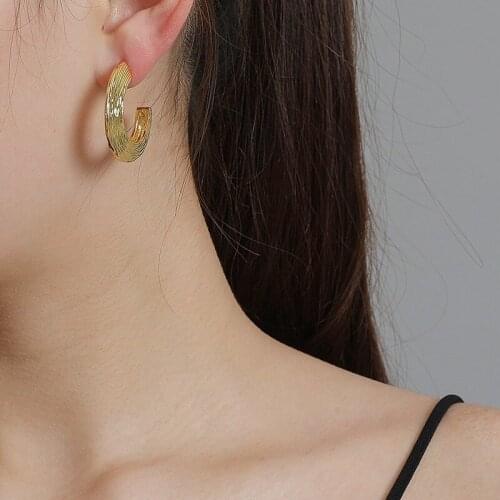 2020 New Trendy C-shaped Metal Earrings for Women Fashion Golden Color Thread Earrings Party Female Jewellery Accessories