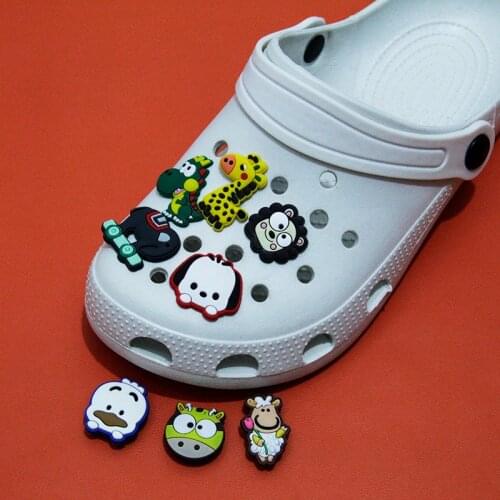 Single Sell Cute Bleating Garden Shoes Charm Shoes Flower Buckle Giraffe Shoes Buckle Accessories Backpack Buckle
