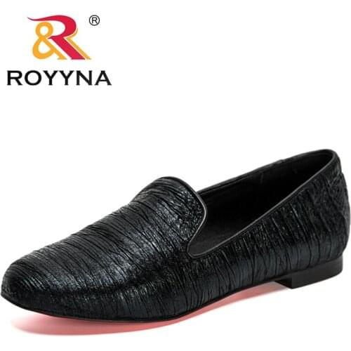 ROYYNA 2021 New Designers Flat Heel Shoes Woman British Style Brogues Flats Retro Party Shoes Ladies Chaussures Femme Comfort