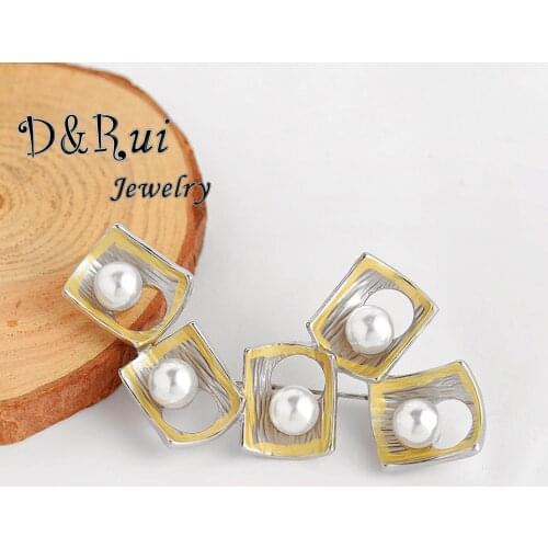 Fashion Pearl Pin Brooch Trend Gold Plated Geometric Copper Backpack Pin Lapel Jewelry Accessories Brooches Pins for Women Gifts