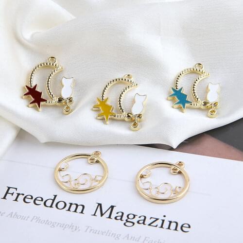 40pcs/Lot Hollow Out Kawai Cute Moon Star Cloud Pendant Fashion Fashion Women Earring Necklace Pendant Ornament DIY Accessories