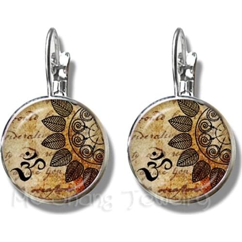 2018 Buddhism Earrings Mandala Art Picture Glass Cabochon Silver Plated Stud Earrings For Women Girls Om Classic Jewelry Gift