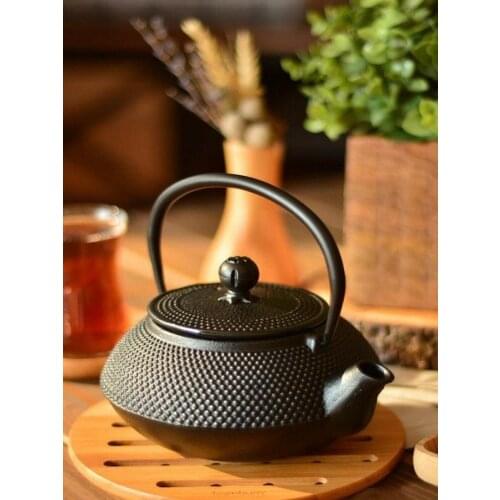 ROCA Cast Iron Teapot 300 Ml Kettle Embossed Textured Turkey Tea Ball Red Teapots Plant Teas Kitchen To Do Milk Tea The Raw Material Healthy Cooker Black Green Blue New Decoration Lüks Delicious Gift Durable Resistant
