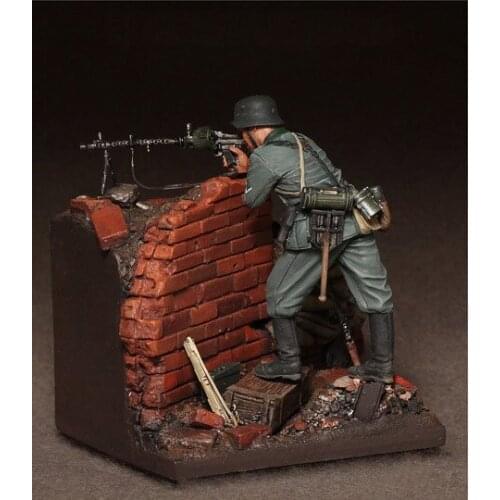 1/35 Scale Unpainted Resin Figure Machine Gunner Ready Shooting ( not contain base )