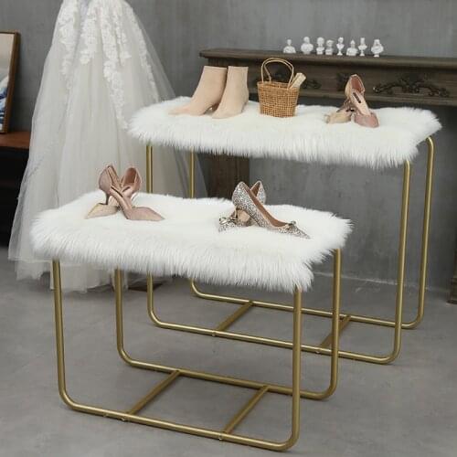 White Window Decoration Carpets, Long Blankets, Booth Mats, Shelves, Counter Mats, Shoe Bags, Clothing Decoration Plush