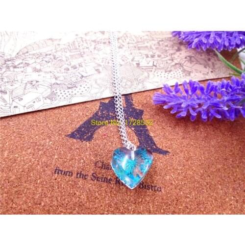 12pcs/lot Fashion resin heart Charm real dry flower in the heart necklace (six color:deep blue,blue,red,purple,yellow off-white)