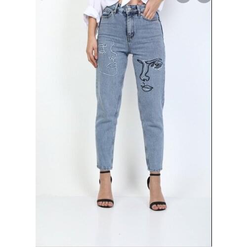 2021 Trend Mom Jeans Face Embroidered Trousers Woman Style Fashion Cool Lycra Free High Waist Casual Sexy Blue Smoked Color