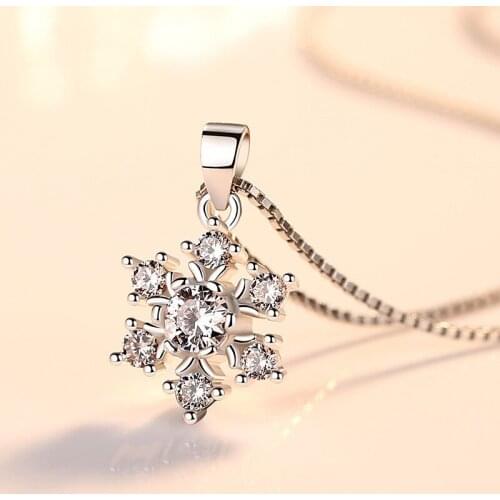 Classic Cute Necklace Women Korean Style Snowflake Mosaic CZ Stone Crystal Pendant Necklace Wedding Party Christmas Jewelry Gift