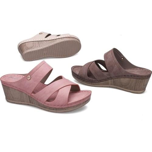 Womens Shoes 2021 Sandals and Slippers Womens Casual and Comfortable European and American Large Size Slope Heel Slippers