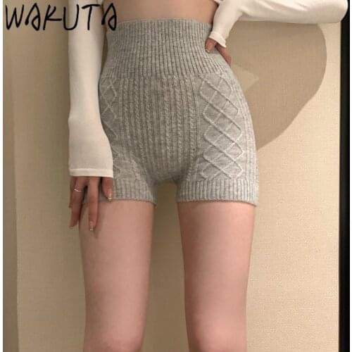 Wakuta Women's Short Shorts