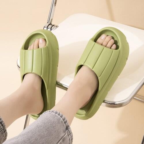 2021 Summer New Men and Women Platform Modern Slippers Indoor Outdoor Slides Peed Toe Soft Sole EVA Bathroom Slipper for Couples