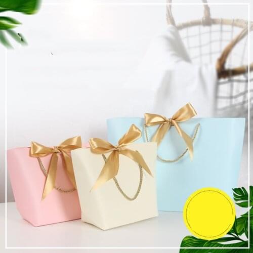 6Pieces Paper Board Gift Bags With Handles Paper Bag Bouquet Valentines Day Gift Packaging Bag Costume Clothes Packaging Cases