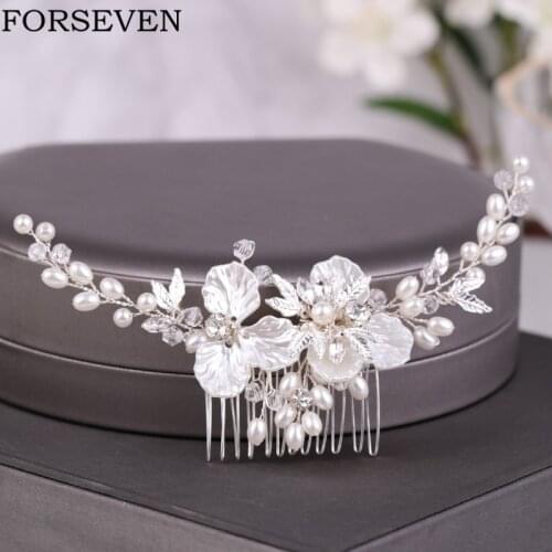 White Pearl Flower Hair Comb Headdress Wedding Hair Accessories Bridal Tiara Crystal Ornaments Handmade Bridal Hair comb Jewelry