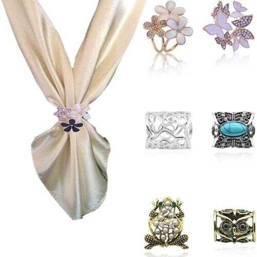 Retro Fashion Charm Silk Scarf Buckle Hollow Owl Wreath Scarf Buckle Female Rhinestone Bronze Elegant Jewelry Christmas Gift