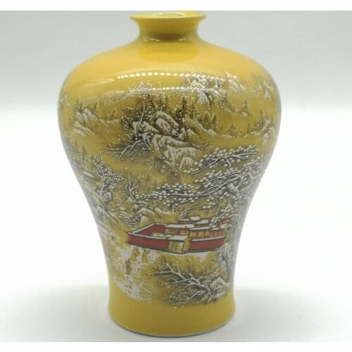 Tongzhi style yellow glaze snow scenery mountains pattern vase antique home decoration in living room porcelain collection