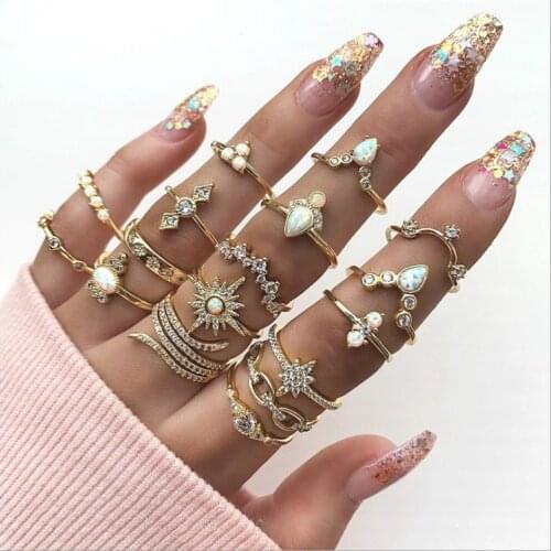 17Pcs/Set Womens Fashion Bohemia Style Ring Set Rhinestone Opal Finger Stackable Ring Beach Party Fashion Jewelry Gifts