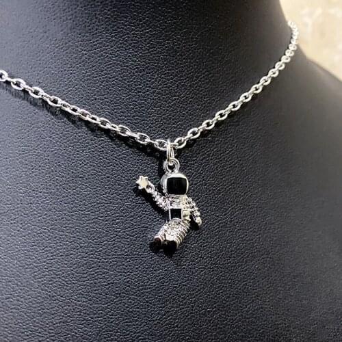 Hot Selling Creativity Space Astronaut Robot Pendant Necklace Hip-Hop Street Pop Personality Punk Jewelry Vintage Accessories