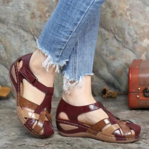 New 2021 Womens Sandals Summer Wedge Sandals Closed Toe Mixed Colors PU Leather Soft Sole Casual Ladies Shoes Comfortable Shoes