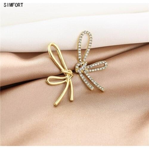Womens 925 Silver Pin Earring High Sense of Bowknot Diamond Asymmetrical INS Simple Personality Alloy Decoration Jewelry Gift