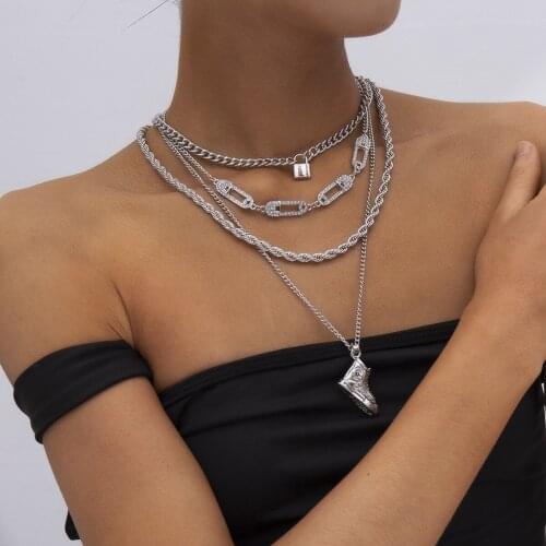 2021 New Womens Jewelry Geometric Lock-shaped Retro Hollow Item Punk Hip-hop Metal Shoe Pin Necklace Wedding Party Necklace