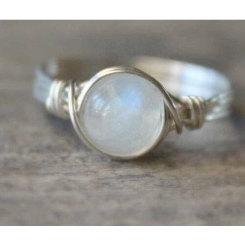 Fashion Moonstone Rings for Women Charm Jewelry Birthstone Winding Finger Ring Silver Color Wedding Anniversary Party Gift