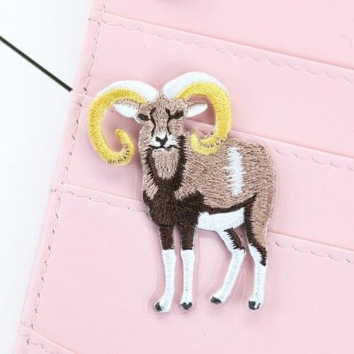2PCS Self Adhesive Antelope Patch Animal Embroidered Stick on Patches Clothes Appliques Bag Badges Stickers Apparel Accessories