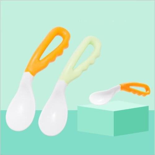 Curved Shaped Spoon 2Color PP 2.5*11CM Baby Feeding Spoon Non-slip Grip Easy Clean Baby Accessories 1Pcs
