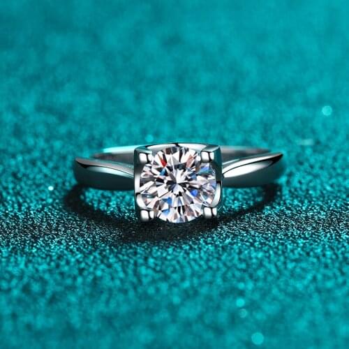 Silver 925 Original 1 Carat Diamond Test Past Brilliant Cut D Color Moissanite Ring Classic Cow Head Gemstone Ring for Teen Girl
