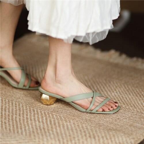 New Women Slippers Fashion Brand Chain Outdoor Slides Square High Heel Ladies Outdoor Sandal Shoes Open Toe Flip Flop