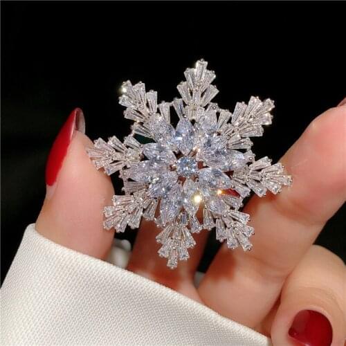 2021 New Fashion Classic Shining High Quality AAA Cubic Zirconia Brooch Snowfalke Christmas Gift For Women Dropshipping