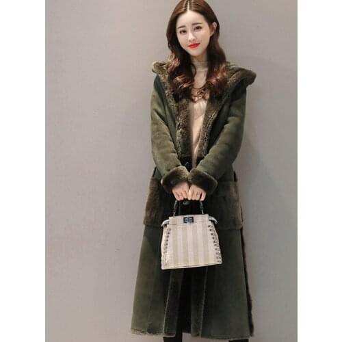 2019 Winter new womens clothing with a hat suede plus velvet thickened woolen coat Korean version of the woolen coat