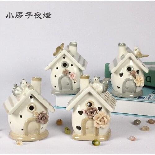 Creative Ceramic Crafts Nordic White Porcelain House Nightlight Squirrel Animal Birthday Gift Home Decoration Accessories
