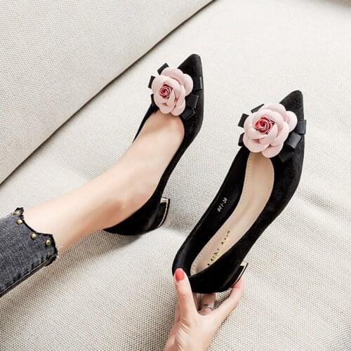 Ladies Flock Shoes Woman Camellia Floral Pumps 4CM Med-High Heels OL Dress Shoes Chaussures Femme Brand Women Wedding Shoes 2020