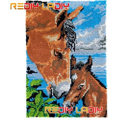 Latch Hook Rug Horse Mother Love Plush Wall Hanging DIY Carpet Rug Chunky Yarn Arts Cushion Crocheted Floor Mat Hobby & Crafts