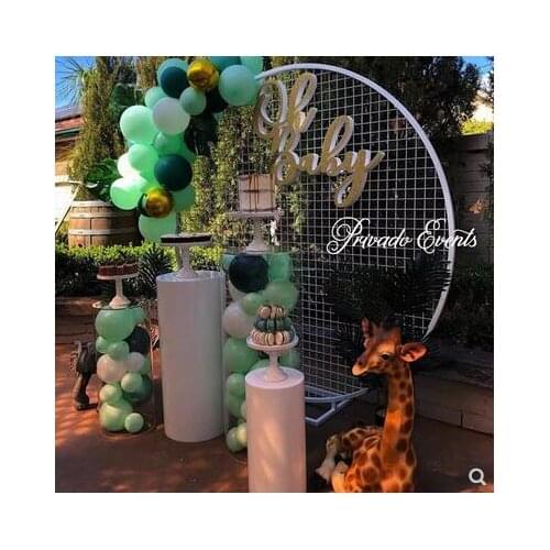 New wedding round grid arch decorated with balloons
