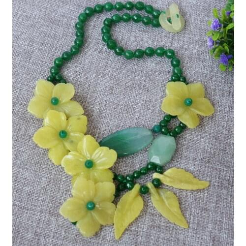 Hot sale Green &Lemon stone carved flower necklace