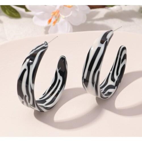 New Arrival Resin C Shape Earrings for Women 2021 Geometric Creative Black and White Cow Print Earrings Jewelry for Girls