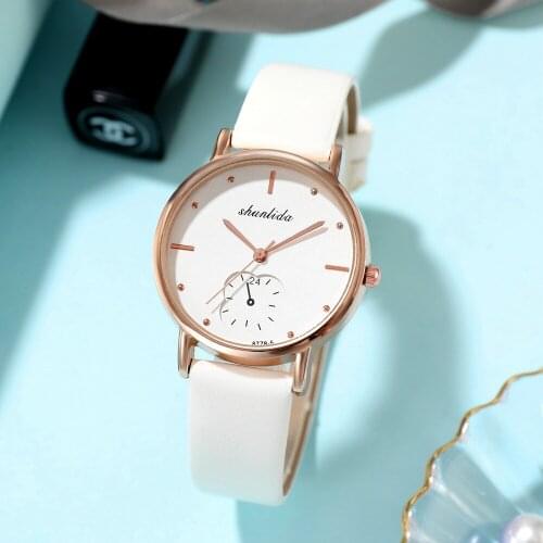 Four Leaf Clover Luxury Ladies Fashion Quartz Watch Rhinestone Bracelet Watch Bracelet Ladies Gift Dress Watch