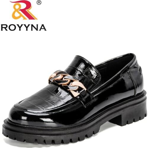 ROYYNA 2021 New Designers Vintage Metal Decretion Shoes Woman Thick Heels Pumps for Women Party Basic Shoes Feminimo Dress Shoes