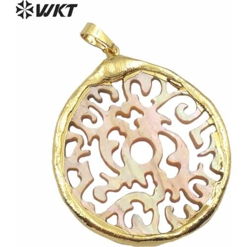 WT-JP151 round shape natural shell Pendant special hollow carved design gold Pendant women handmade Necklace Jewelry 2019