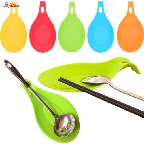 1pcs Silicone Spoons Spatula Pads Spoon Mats Insulation Mats Saucers Rice Spoon Racks Food Grade 5z