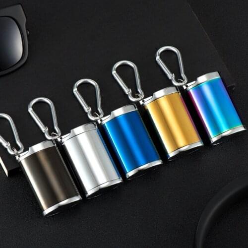 Creative Metal Portable Ashtray Keychain Outdoor Carabiner Mini Portable Ashtray Weed Trays Accesories Smoking Accessories