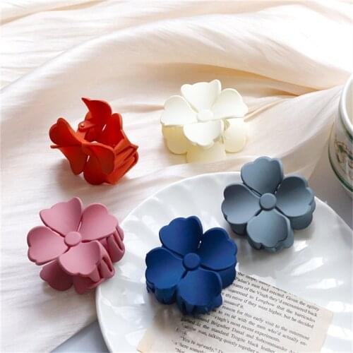 New Style Color Big Flower Shaped Hair Claws Frosted Hair Clip Cute Plastic Plate Hair Shark Clip Female Headdress Accessories
