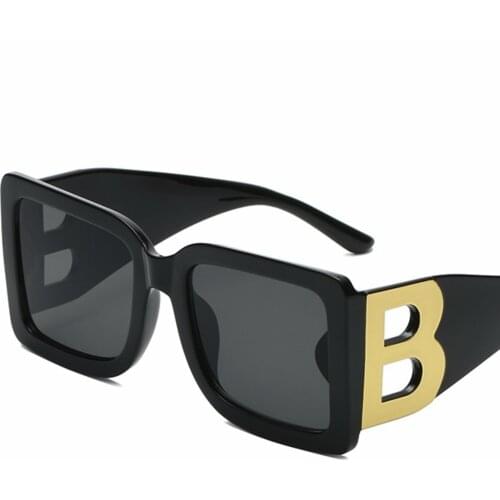 Fashion Nauq Trend Large Frame Sunglasses Women 2021 New Luxury Brand Retro Square Rivet Sun Glasses Black Width Legs Eeyeglasse