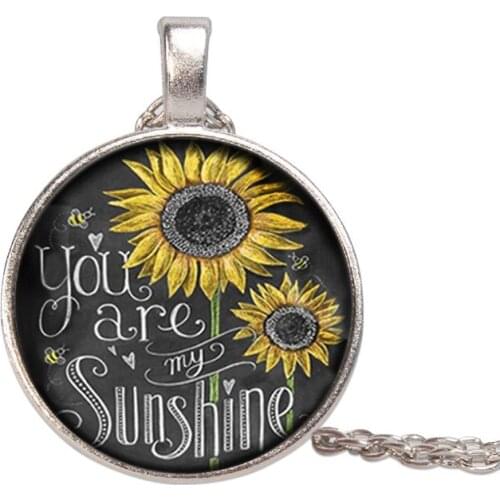 2020 New Hot Sale Alloy Sunflower Time Glass Necklace Fashion Pendant Necklace Sweater Chain Necklace For Women Gift