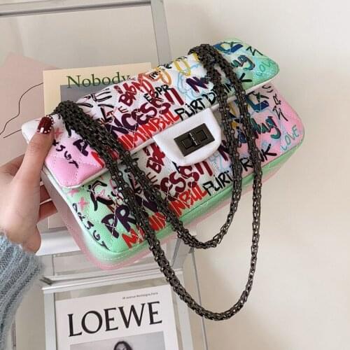 New 2021 Womens Crossbody Bags Graffiti Western Style Chains Shoulder Bags Soft Totes Bag Large Capacity Women Messenger Bags