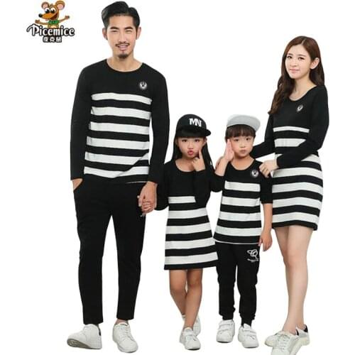 Family Clothing Mother Daughter Dresses Family Matching Outfits Striped Father Mother Girl Boy Shirts Pants Clothes Family Look