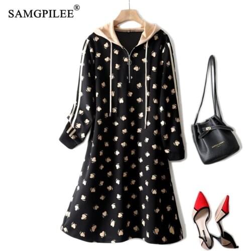 Autumn Elegant Dresses For Women 2021 New Peach Heart Pattern Hooded Collar Casual Knee Length Korean Fashion Clothing Vadim